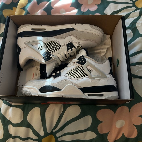 Air Jordan 4 Retro GS military black women size 7/men size 5 - Picture 2 of 5